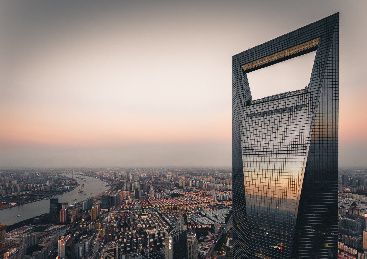 Read more about the article Dubai Real Estate: A Golden Investment Opportunity